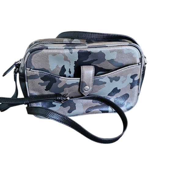 G.I.L.I. Leather Camo Camera Style Crossbody - Picture 1 of 10